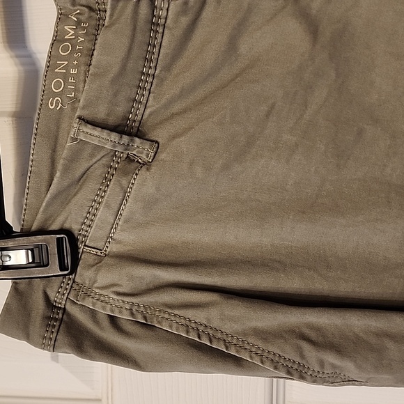 Capris - Picture 3 of 6